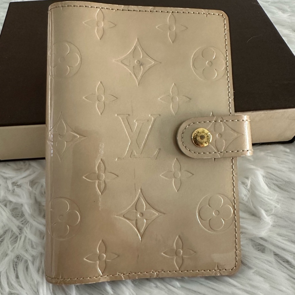 Louis‎ Vuitton Light Beige Monogram Cover